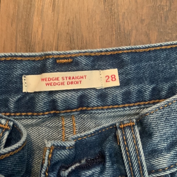 Levi’s - Picture 3 of 3